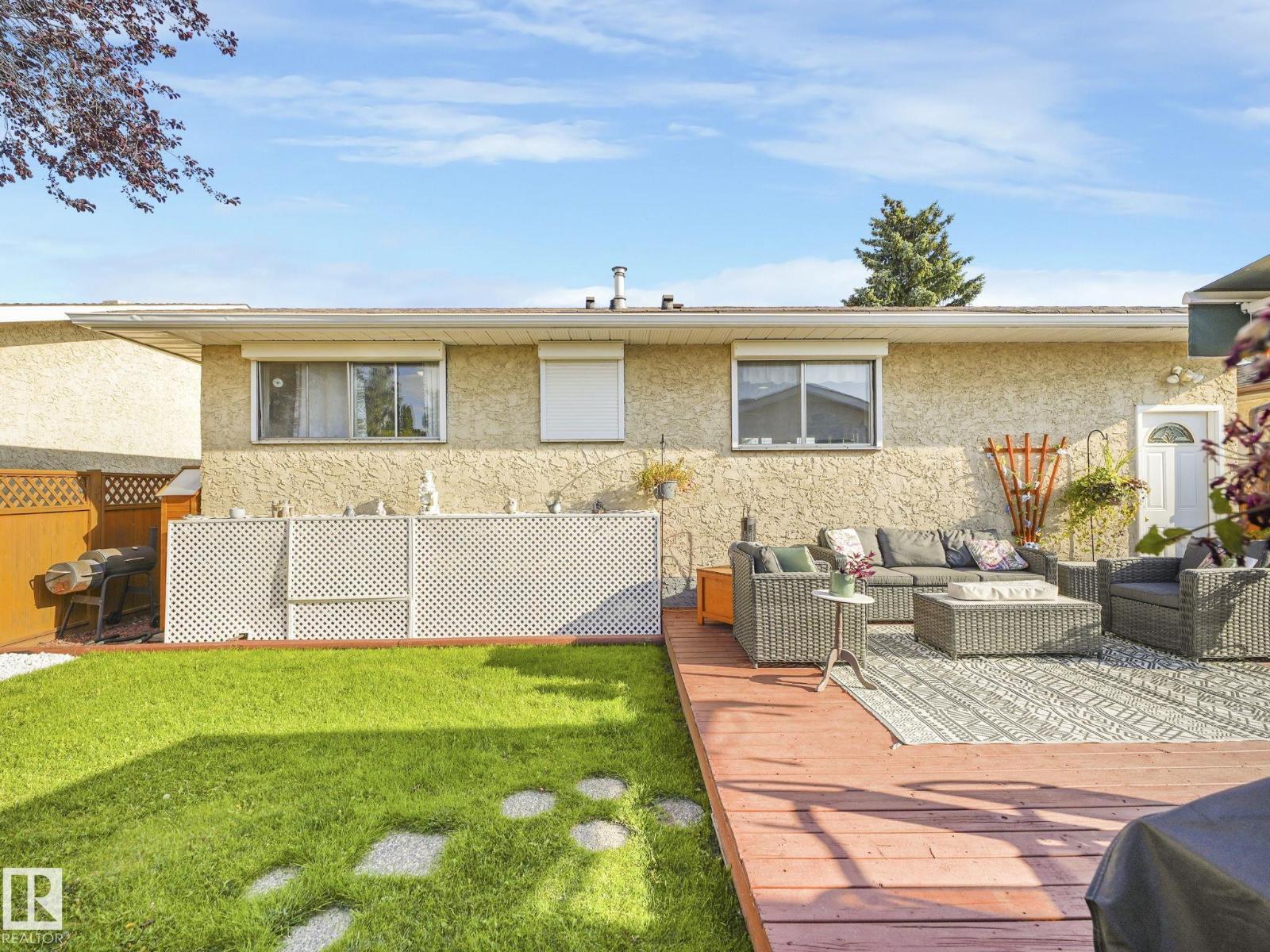 Photo 7 of 1912 Lakewood Rd S Nw, Edmonton AB