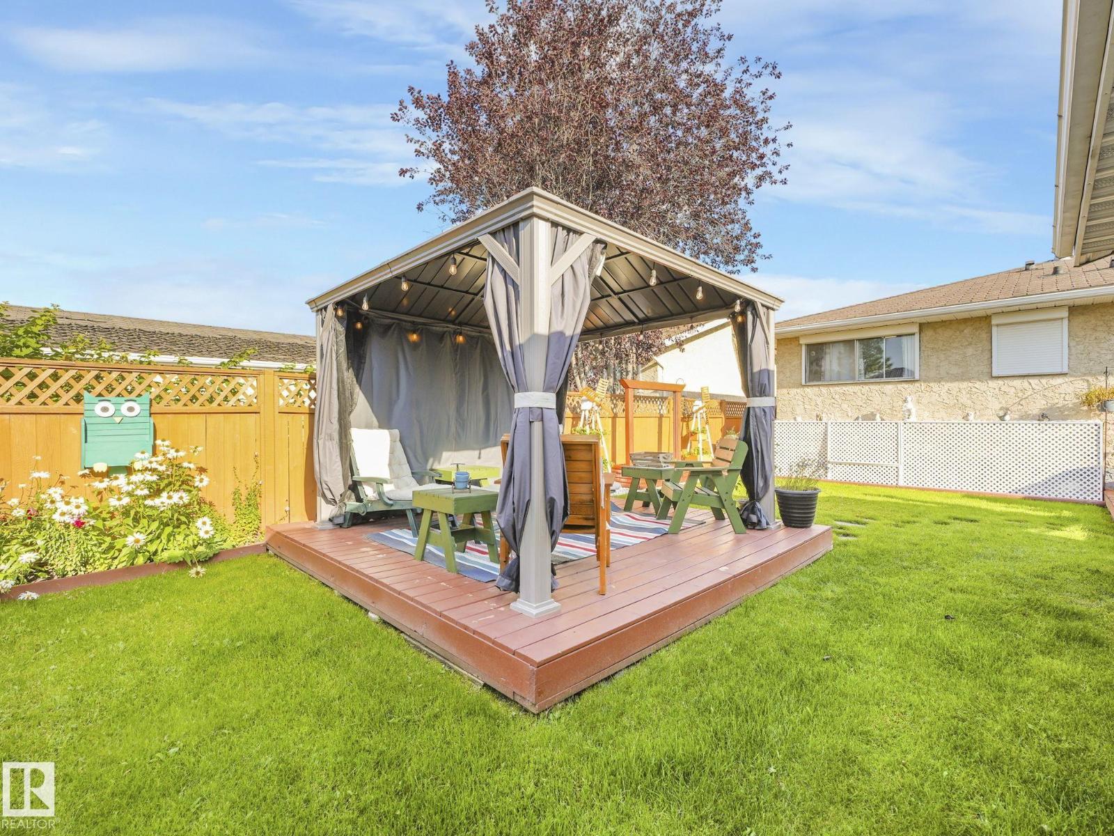 Photo 9 of 1912 Lakewood Rd S Nw, Edmonton AB