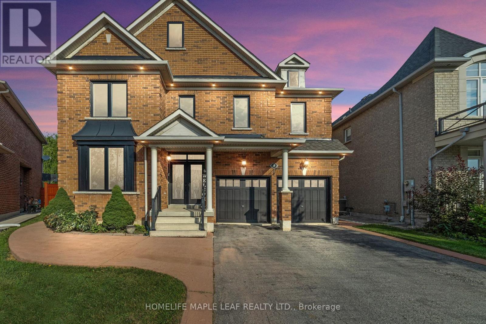 Photo 1 of 18 Regis Circle, Brampton ON