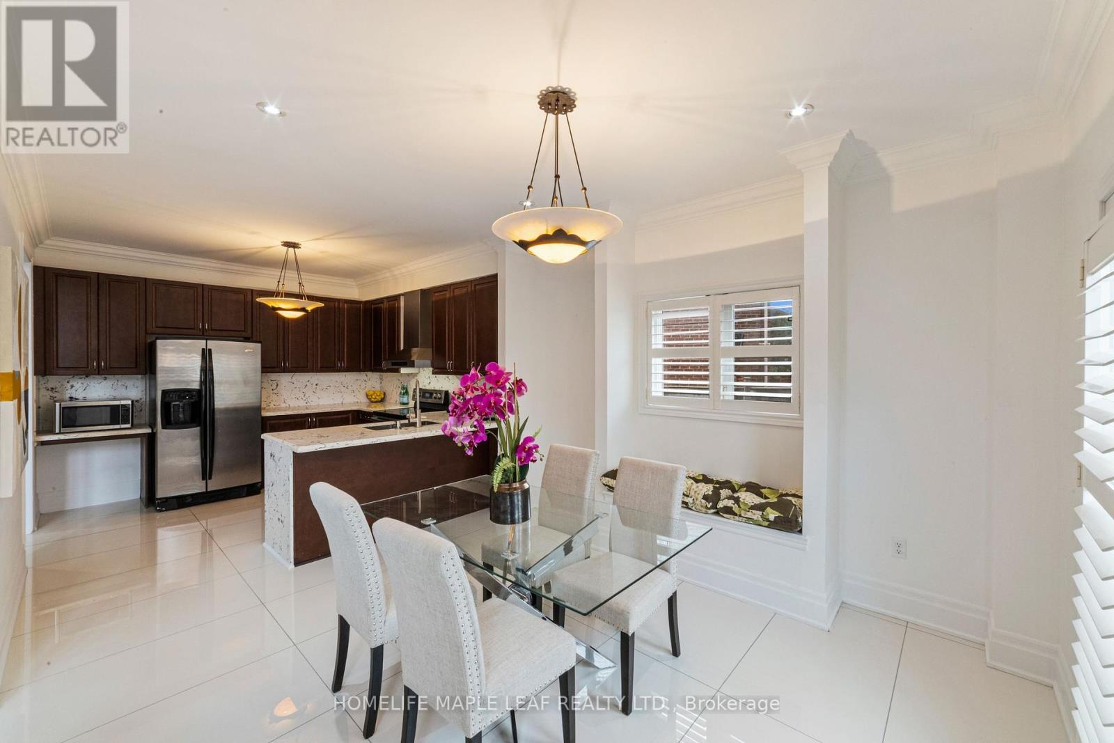 Photo 19 of 18 Regis Circle, Brampton ON