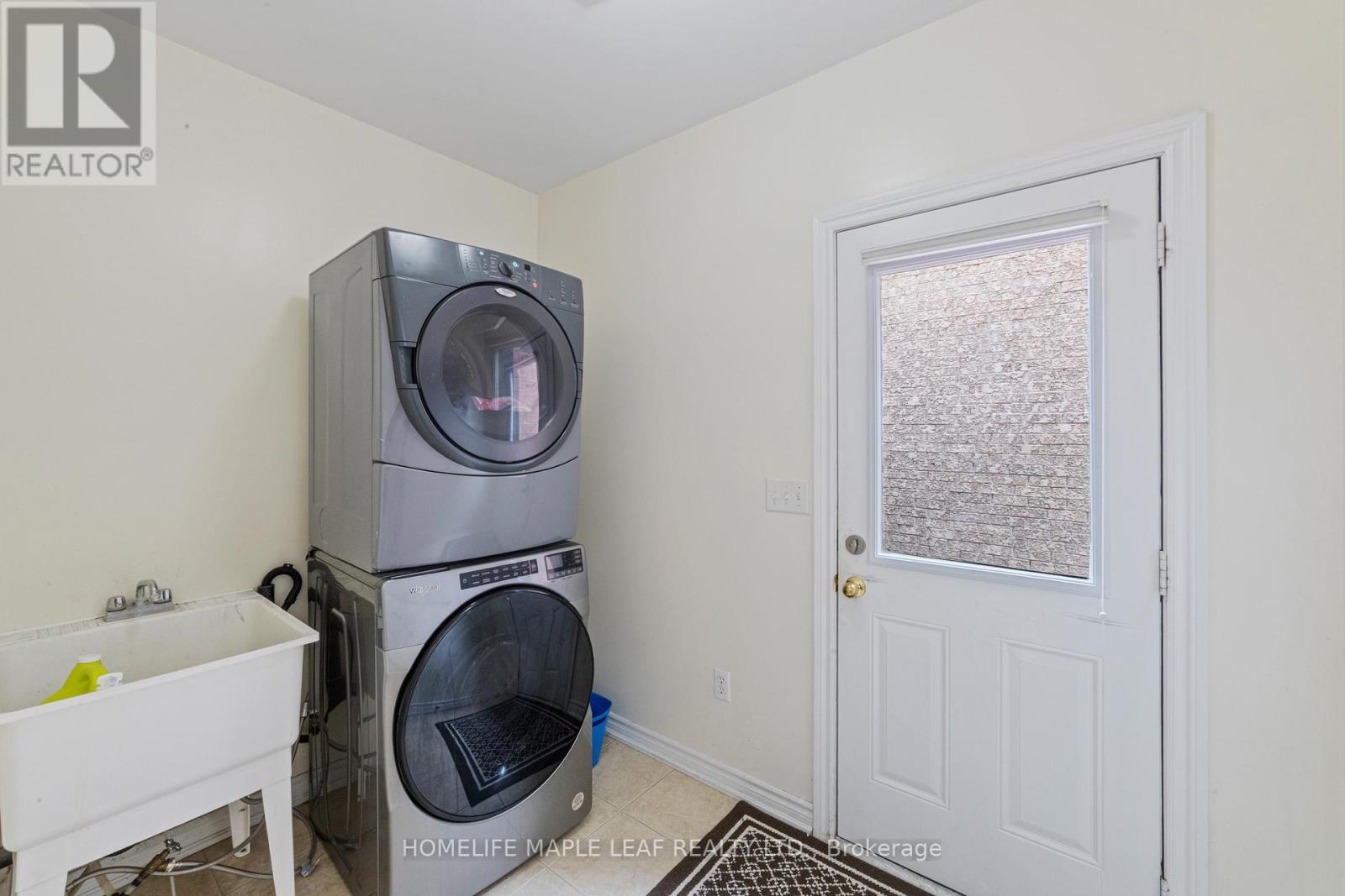 Photo 21 of 18 Regis Circle, Brampton ON