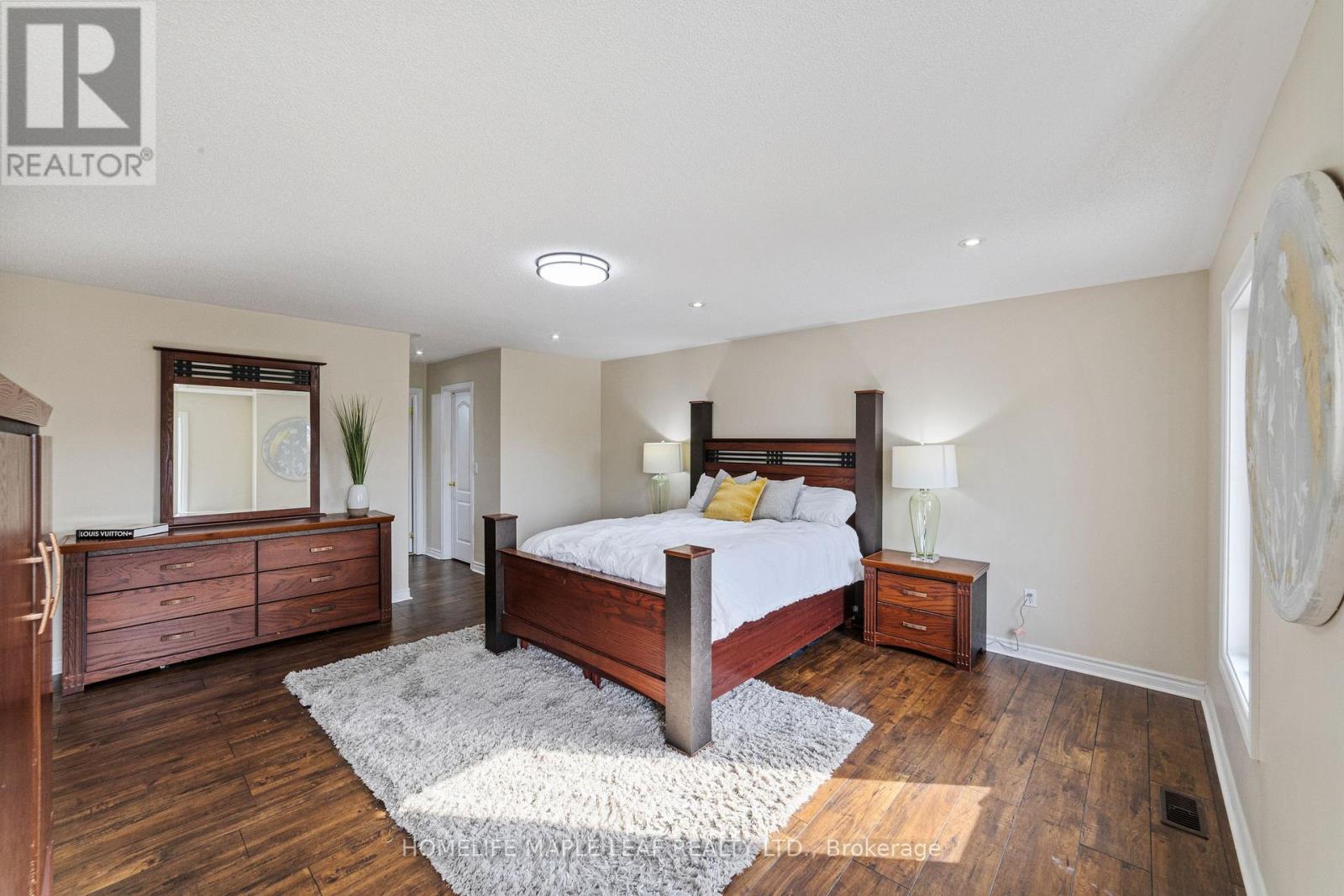 Photo 25 of 18 Regis Circle, Brampton ON