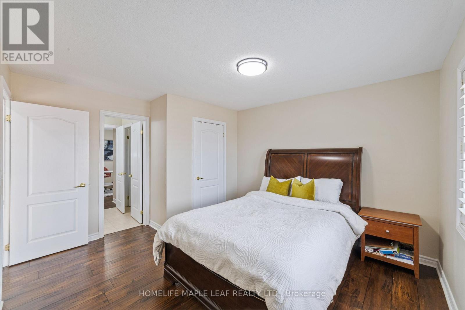 Photo 35 of 18 Regis Circle, Brampton ON