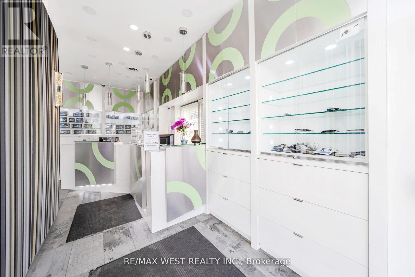 Photo 10 of 12 7990 Kennedy Road, Brampton ON