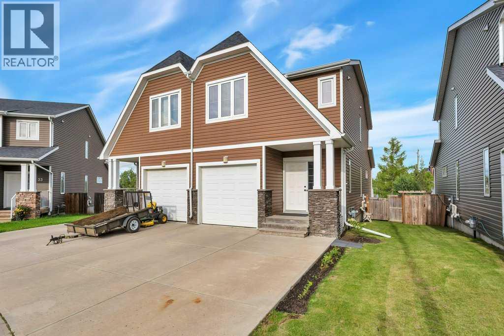 Photo 1 of 29 Shaw Close, Red Deer AB