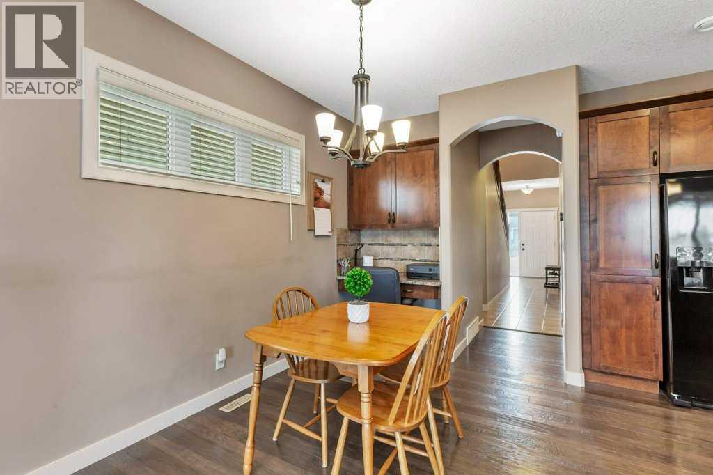 Photo 10 of 29 Shaw Close, Red Deer AB