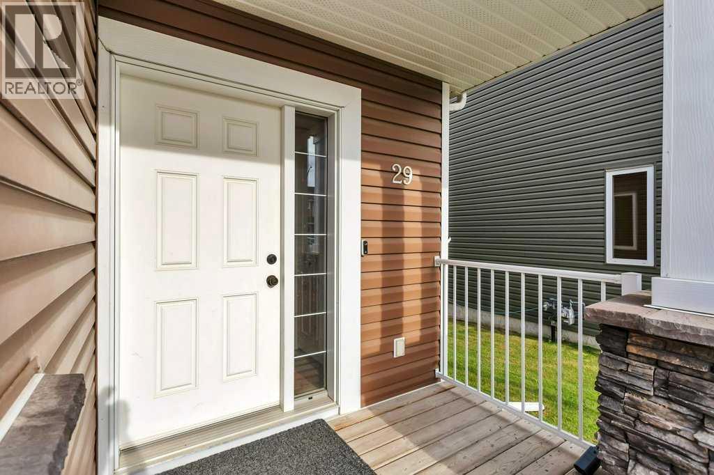 Photo 3 of 29 Shaw Close, Red Deer AB