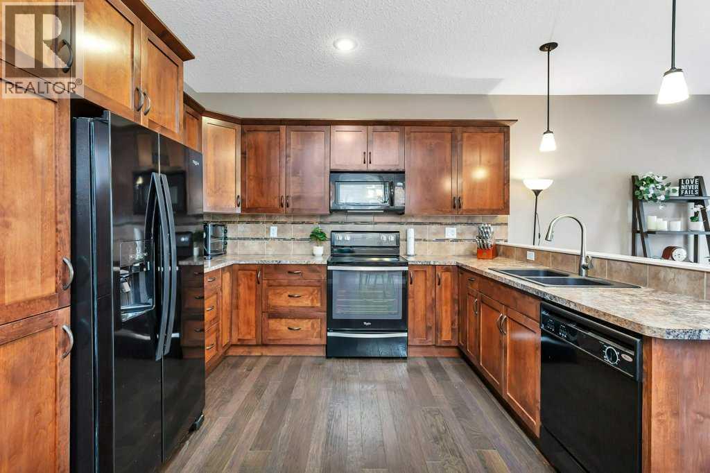 Photo 12 of 29 Shaw Close, Red Deer AB