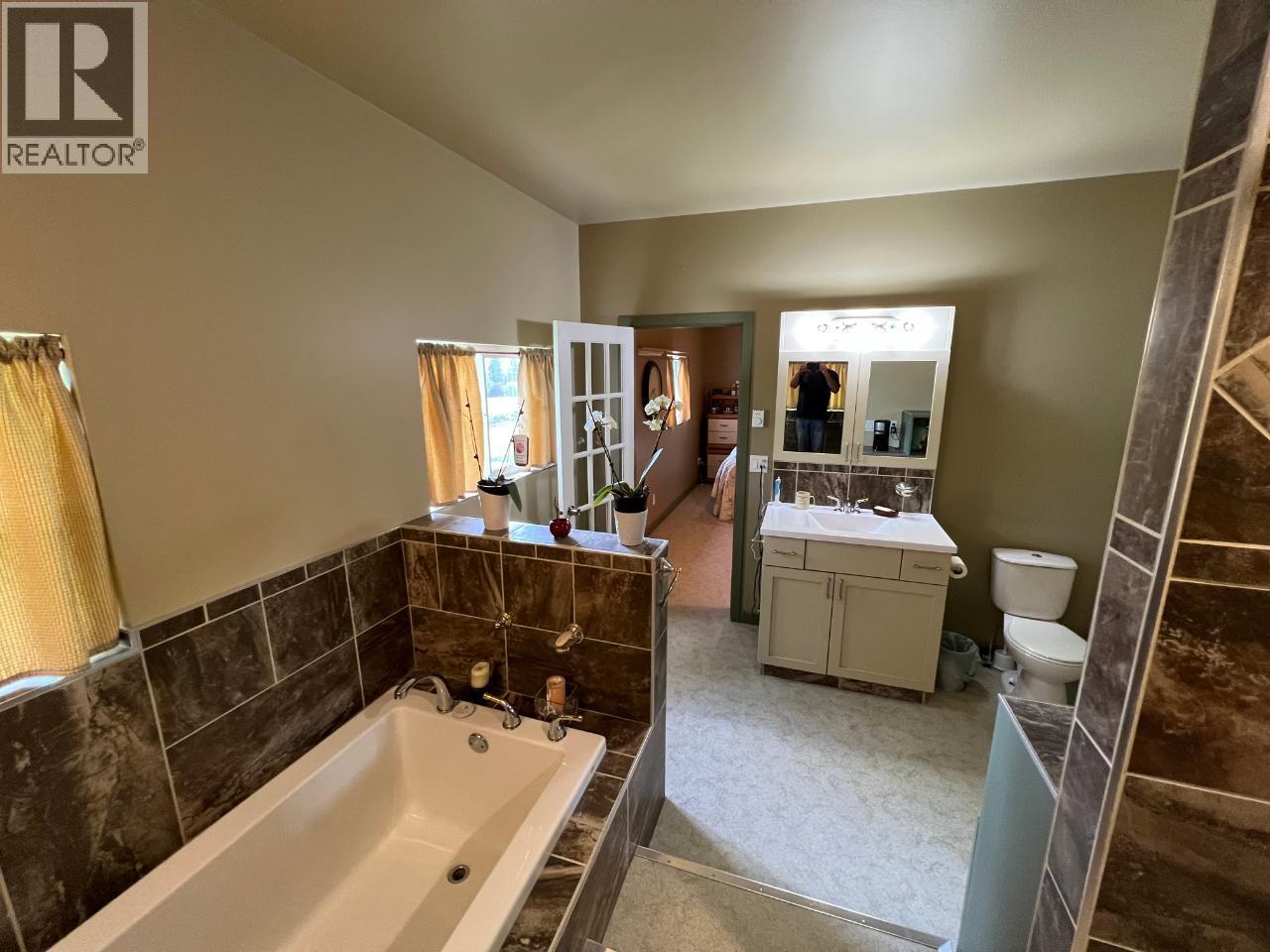 1121 ERICKSON Road, Creston