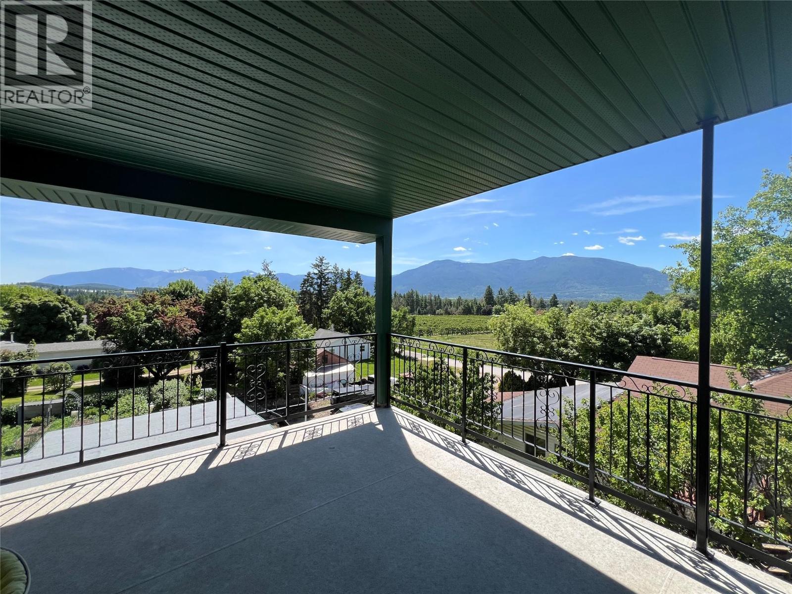 1121 ERICKSON Road, Creston