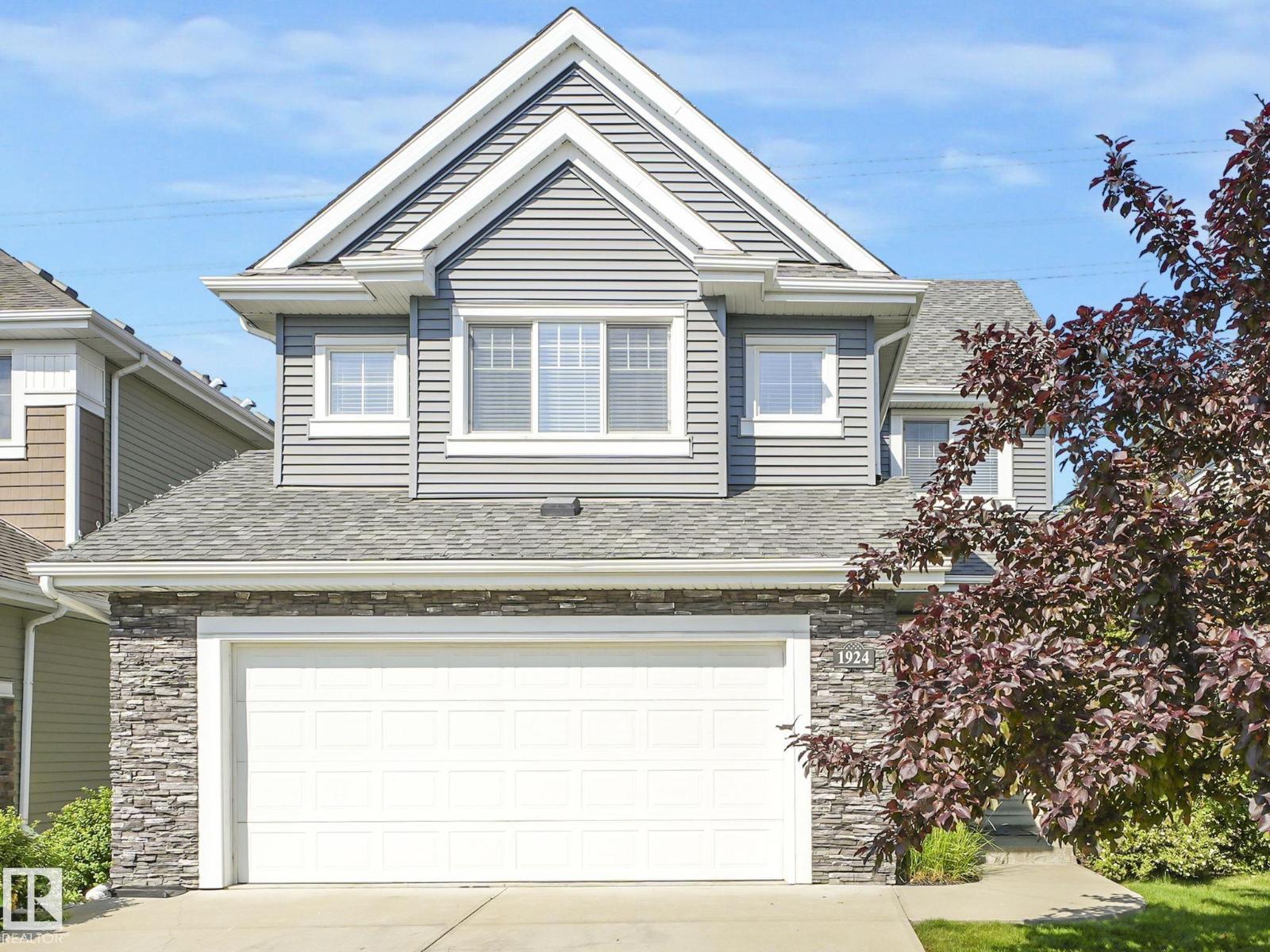 Photo 1 of 1924 86 St Sw, Edmonton AB