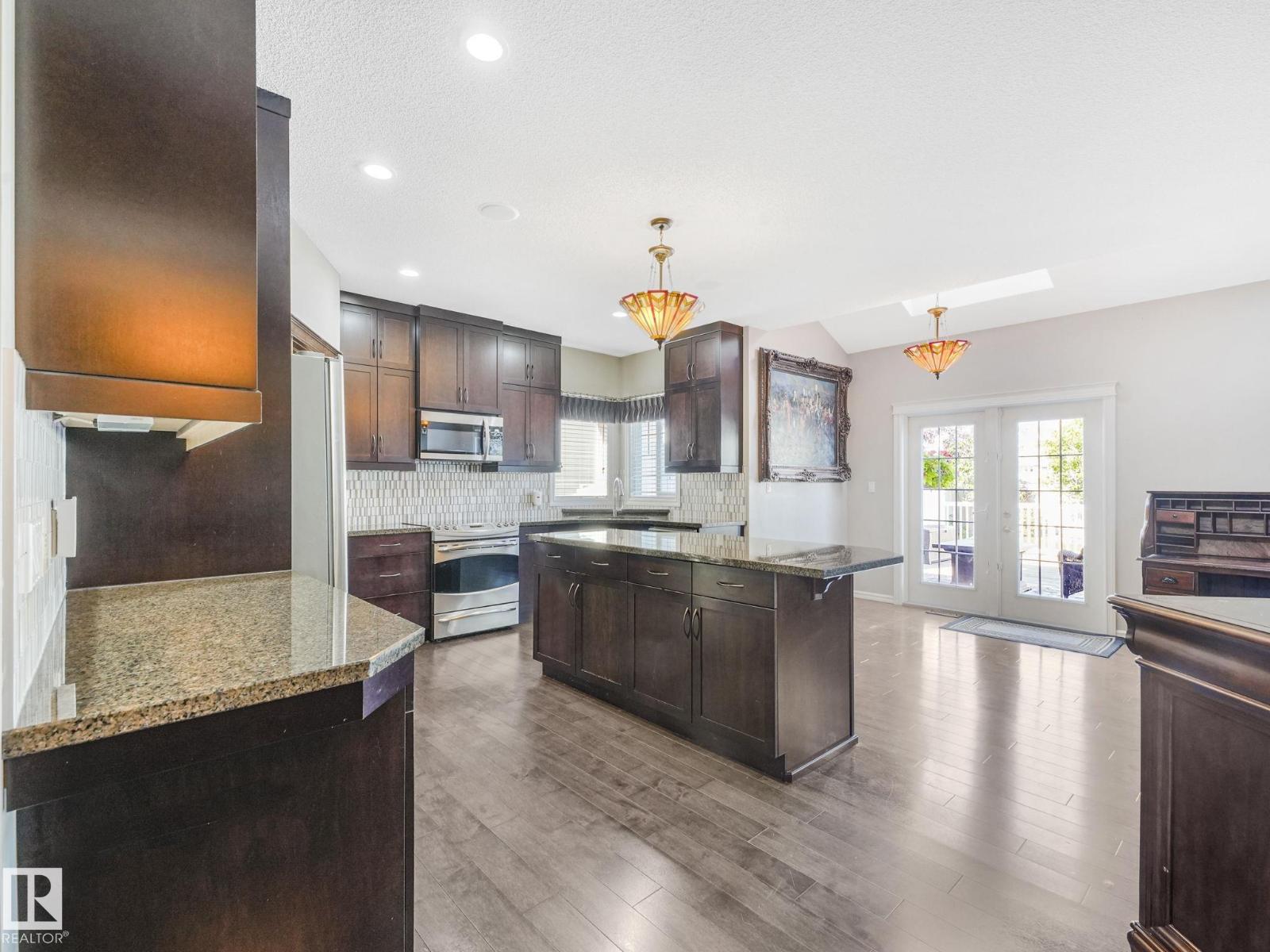 Photo 8 of 1924 86 St Sw, Edmonton AB