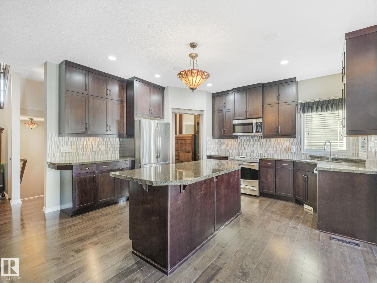 Photo 9 of 1924 86 St Sw, Edmonton AB