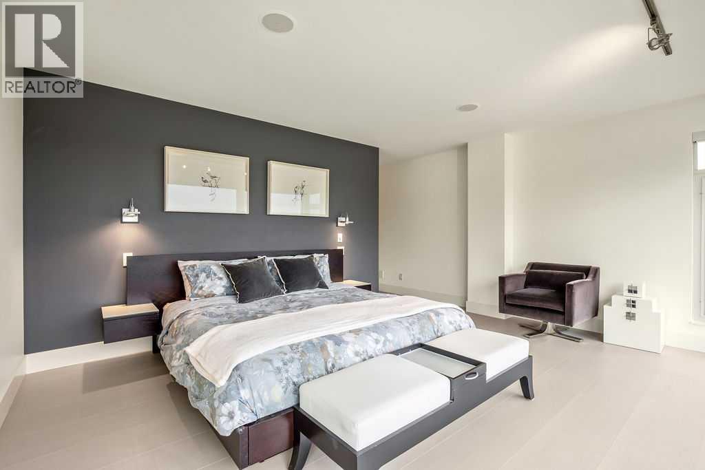 Single Family House for Sale in   Street SW Parkhill Calgary 