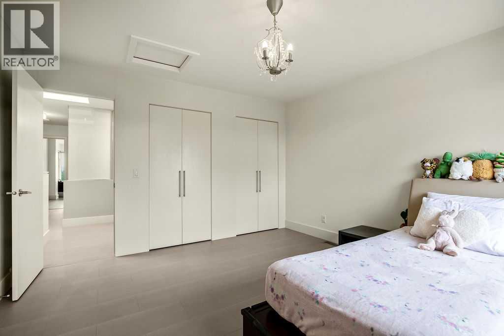 Single Family House for Sale in   Street SW Parkhill Calgary 