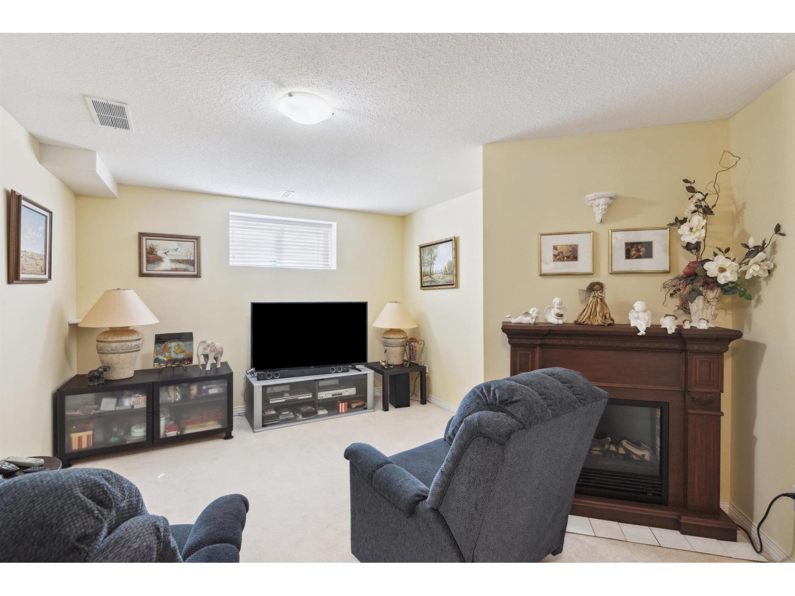 Photo 24 of 49 17097 64 Avenue, Surrey BC