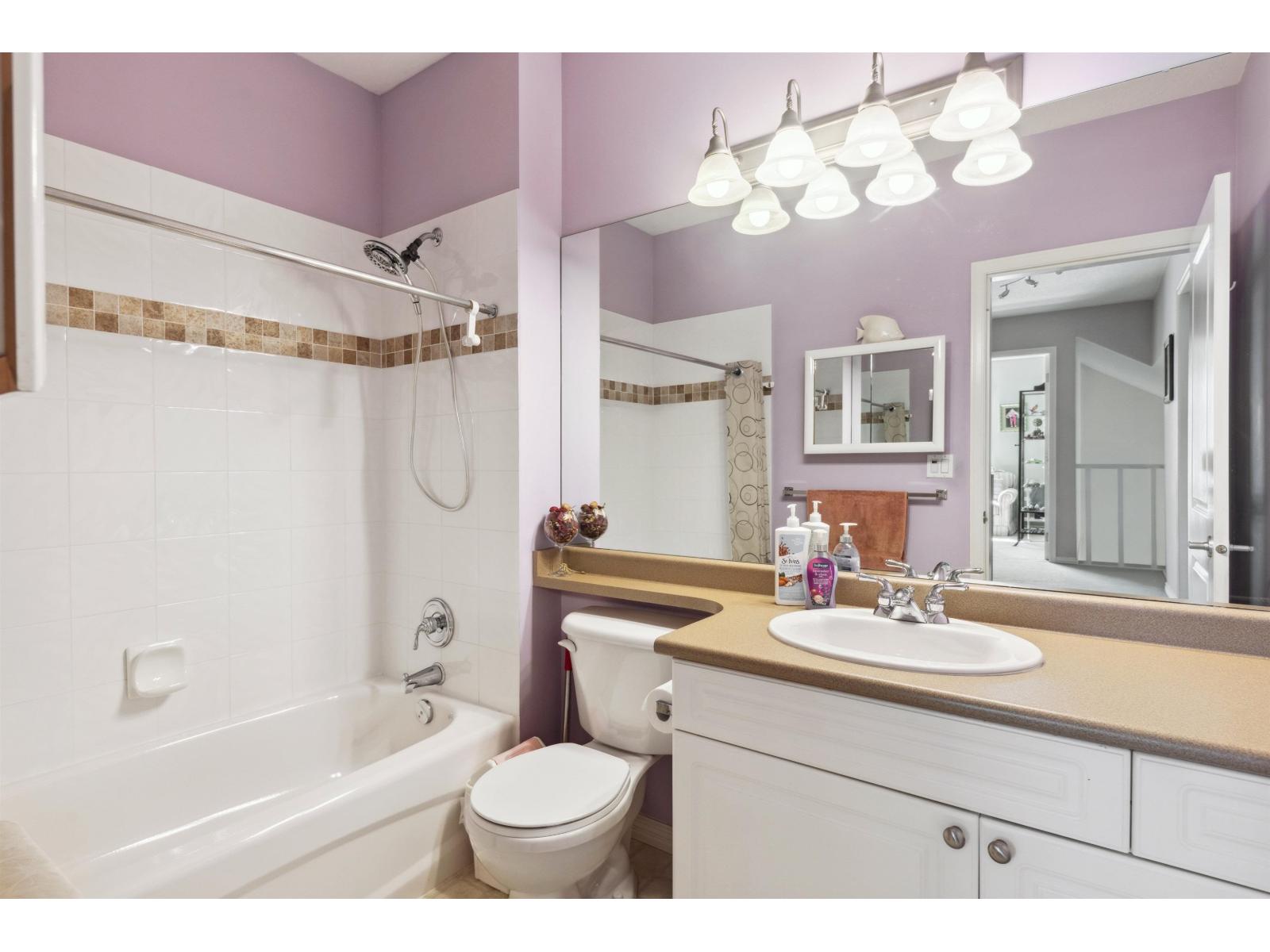 Photo 17 of 49 17097 64 Avenue, Surrey BC