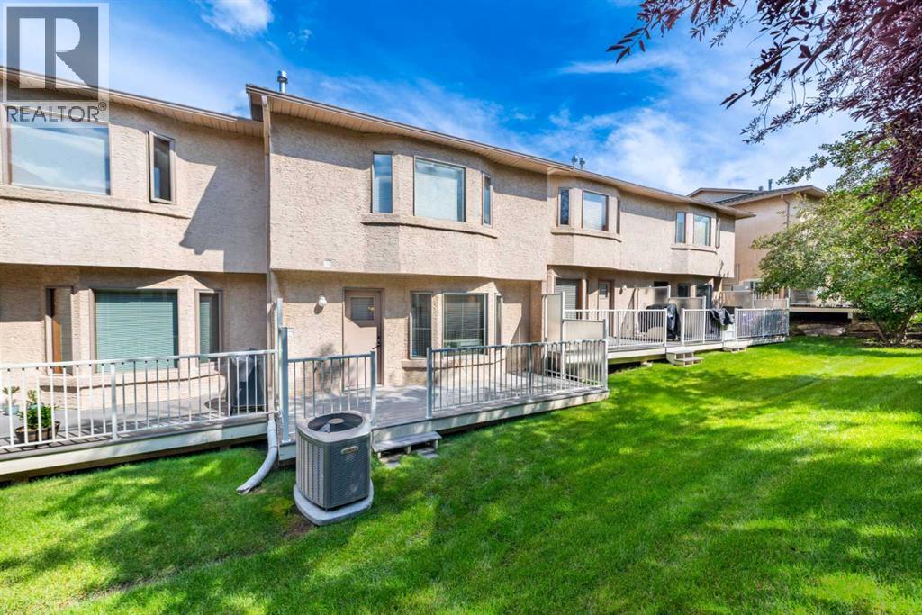 Single Family House for Sale in  Christie Park Mews SW Christie Park Calgary 