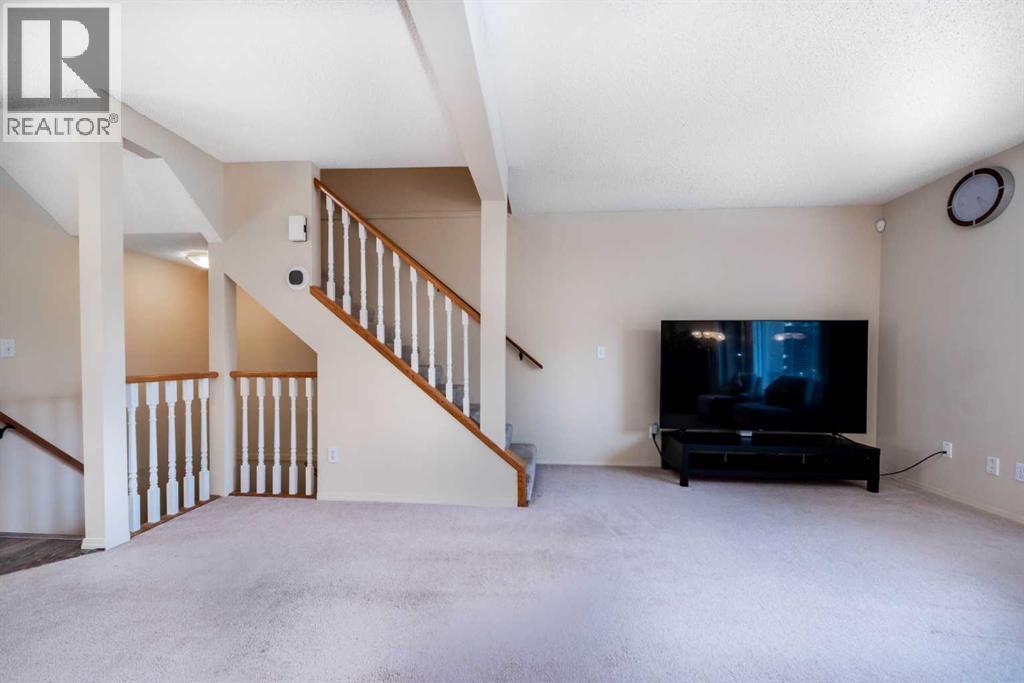 Single Family House for Sale in  Christie Park Mews SW Christie Park Calgary 
