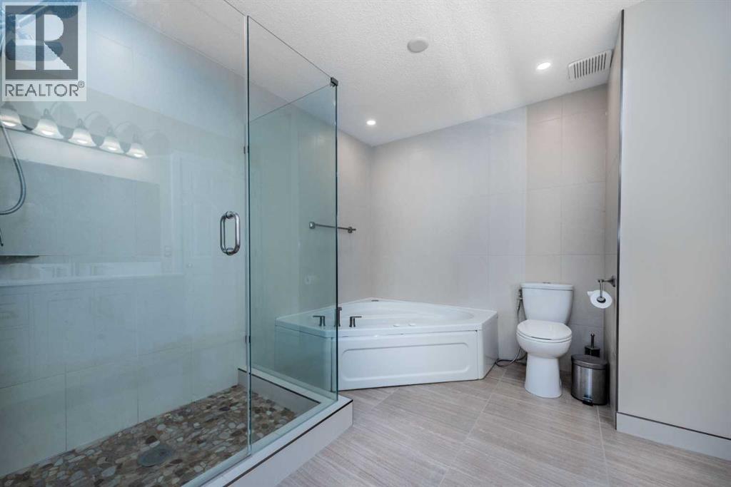 Single Family House for Sale in  Christie Park Mews SW Christie Park Calgary 