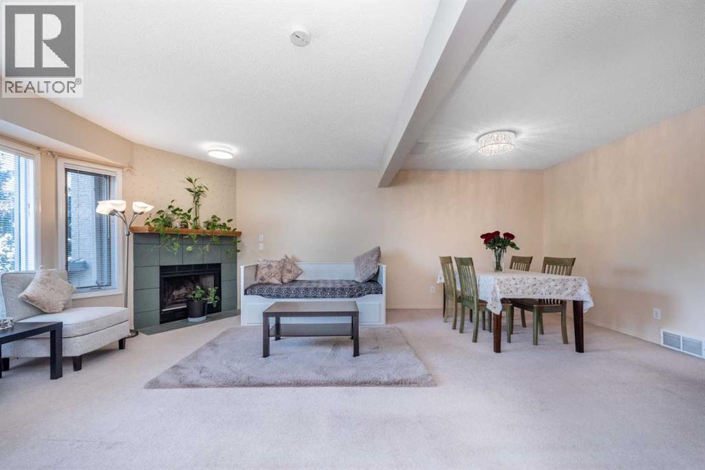 Single Family House for Sale in  Christie Park Mews SW Christie Park Calgary 