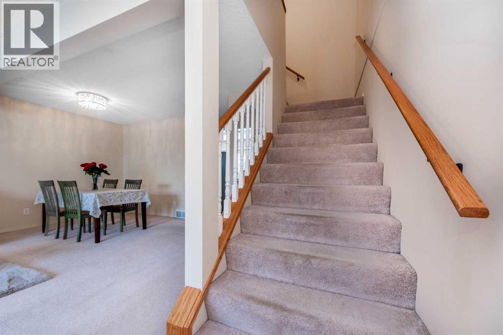 Single Family House for Sale in  Christie Park Mews SW Christie Park Calgary 