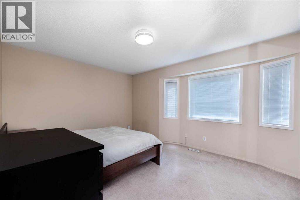 Single Family House for Sale in  Christie Park Mews SW Christie Park Calgary 
