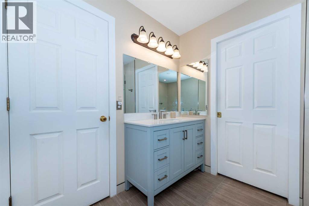 Single Family House for Sale in  Christie Park Mews SW Christie Park Calgary 