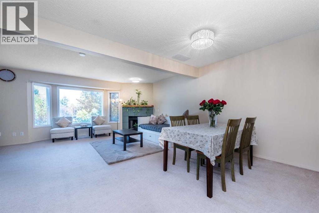Single Family House for Sale in  Christie Park Mews SW Christie Park Calgary 
