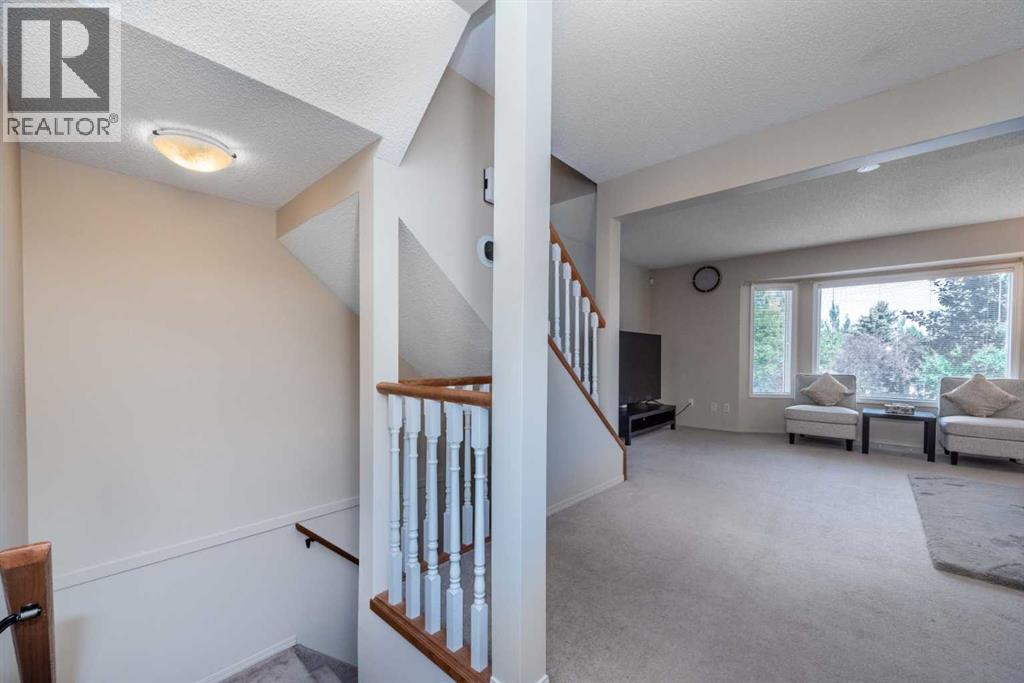 Single Family House for Sale in  Christie Park Mews SW Christie Park Calgary 