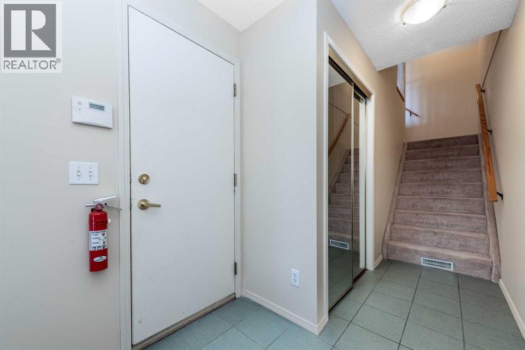 Single Family House for Sale in  Christie Park Mews SW Christie Park Calgary 