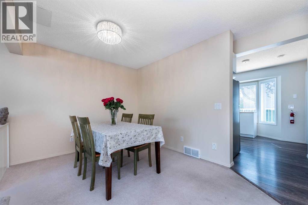 Single Family House for Sale in  Christie Park Mews SW Christie Park Calgary 