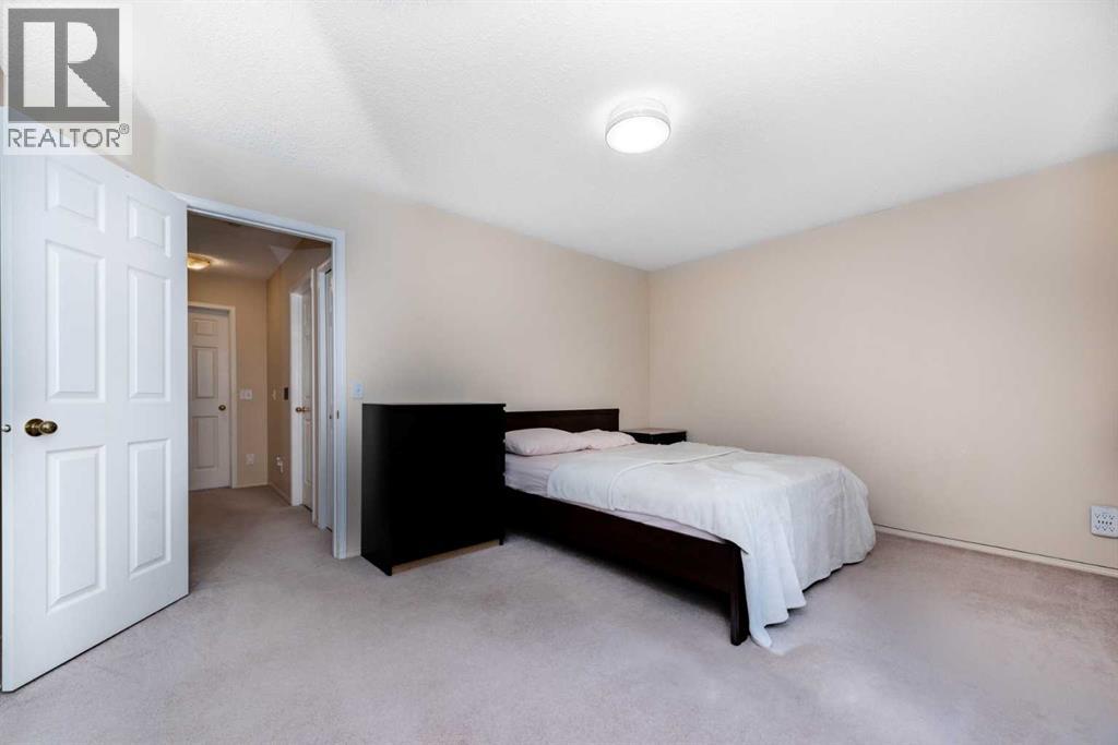 Single Family House for Sale in  Christie Park Mews SW Christie Park Calgary 