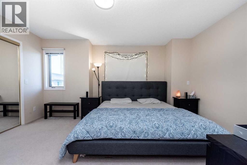 Single Family House for Sale in  Christie Park Mews SW Christie Park Calgary 