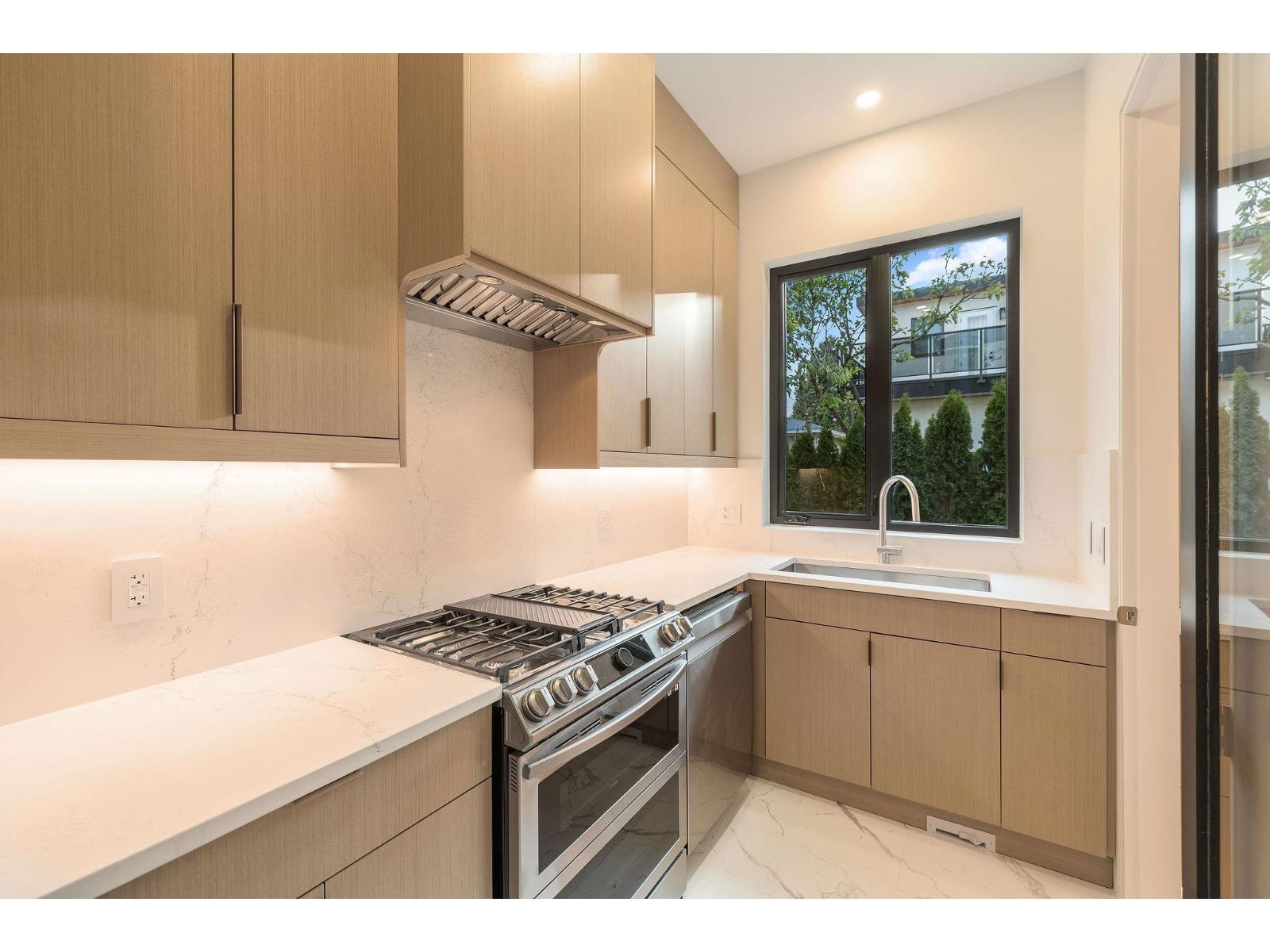 Photo 30 of 8689 Tunis Place, Surrey BC