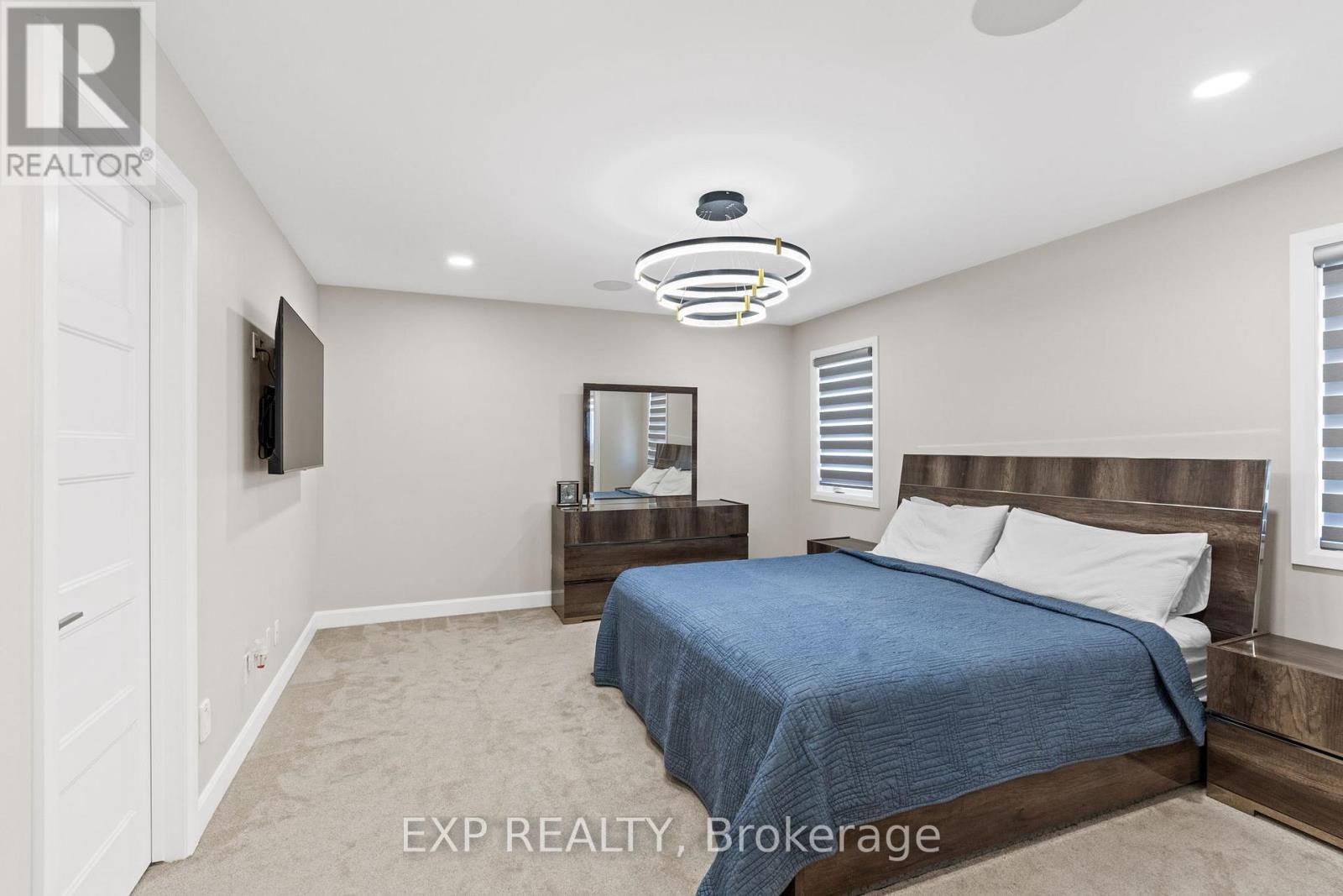 Photo 12 of 524 Lucent Street, Russell ON