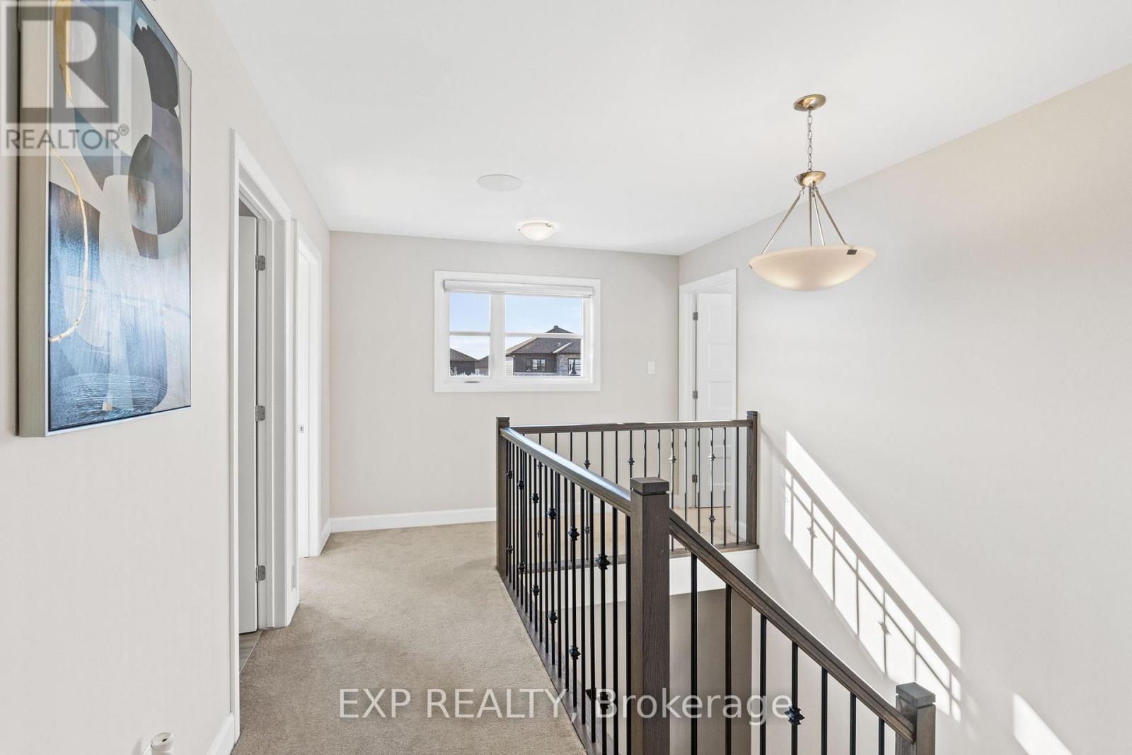 Photo 17 of 524 Lucent Street, Russell ON