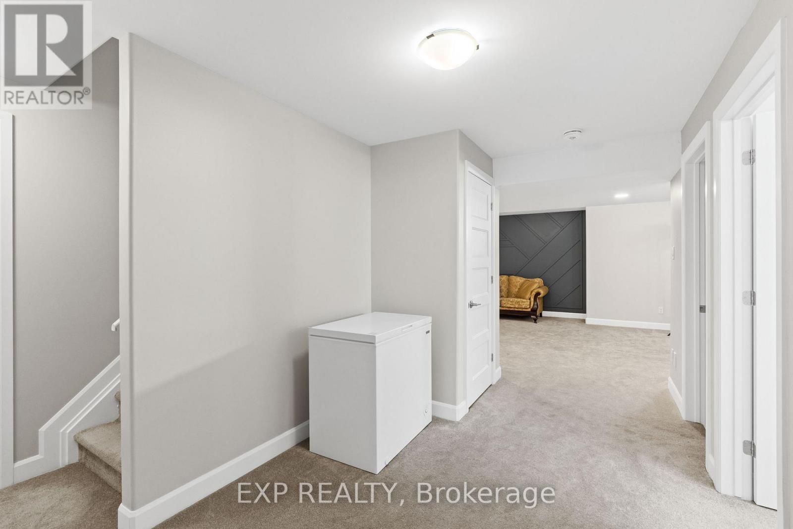 Photo 21 of 524 Lucent Street, Russell ON