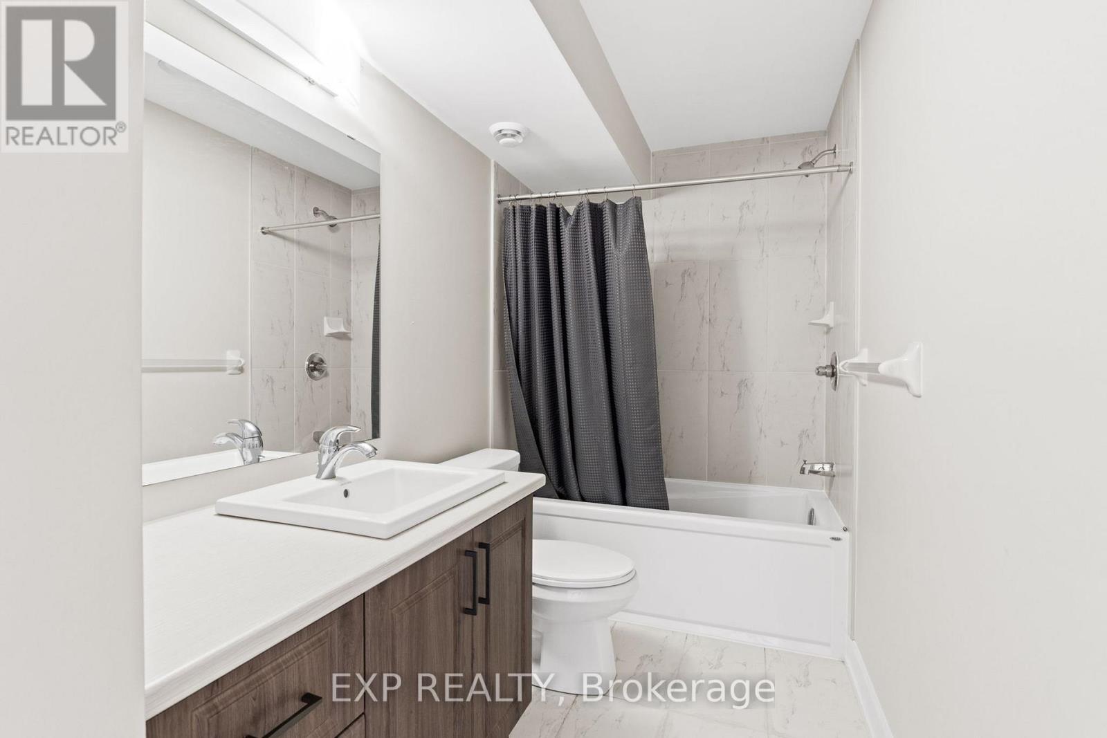 Photo 24 of 524 Lucent Street, Russell ON