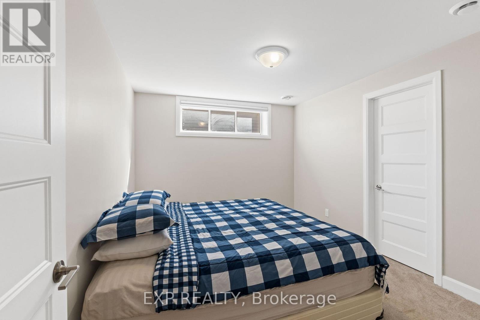 Photo 25 of 524 Lucent Street, Russell ON