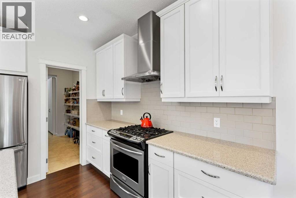 Single Family House for Sale in  Everbrook Drive SW Evergreen Calgary 