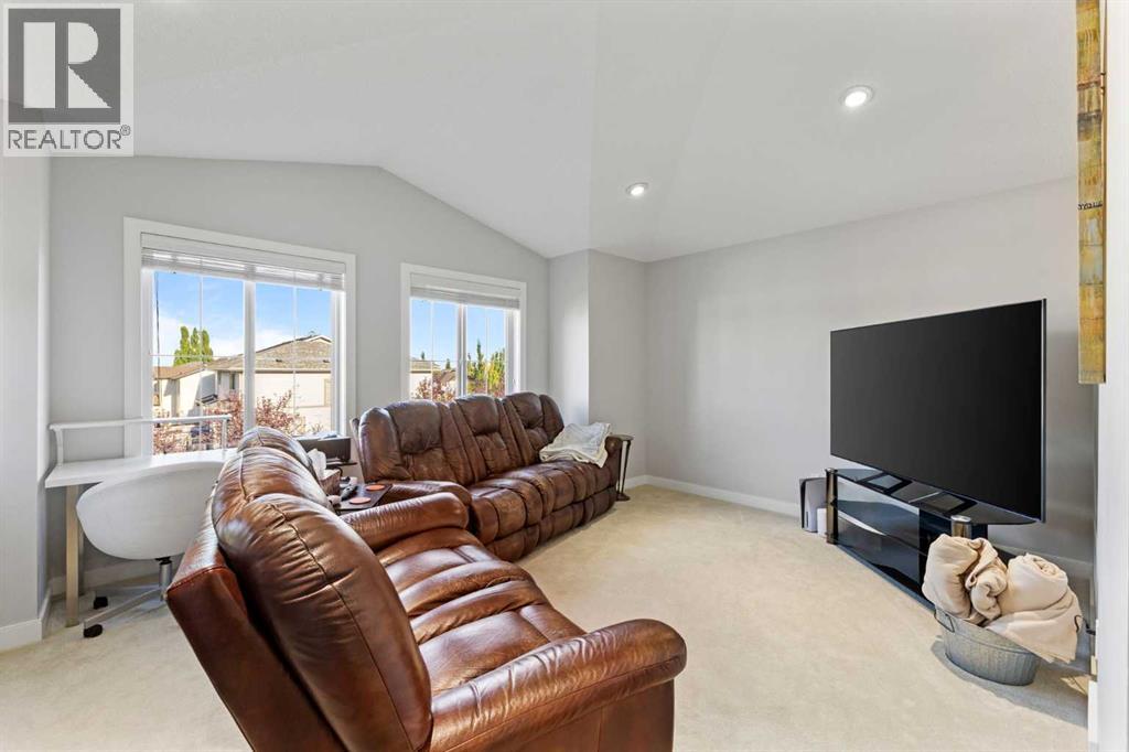 Single Family House for Sale in  Everbrook Drive SW Evergreen Calgary 