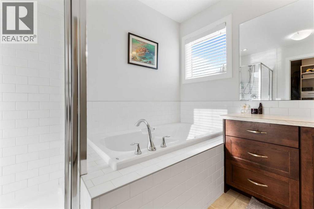 Single Family House for Sale in  Everbrook Drive SW Evergreen Calgary 
