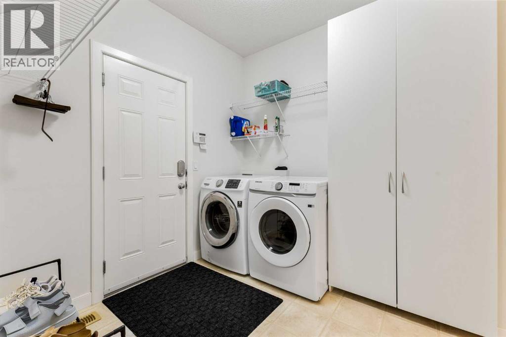 Single Family House for Sale in  Everbrook Drive SW Evergreen Calgary 