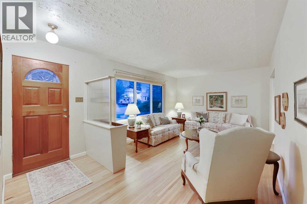 10 Glamorgan Drive SW, Calgary, Alberta