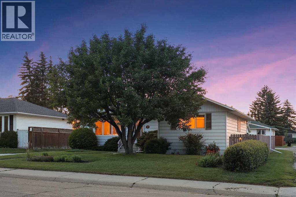 Single Family House Bungalow for Sale in  Glamorgan Drive SW Glamorgan Calgary 