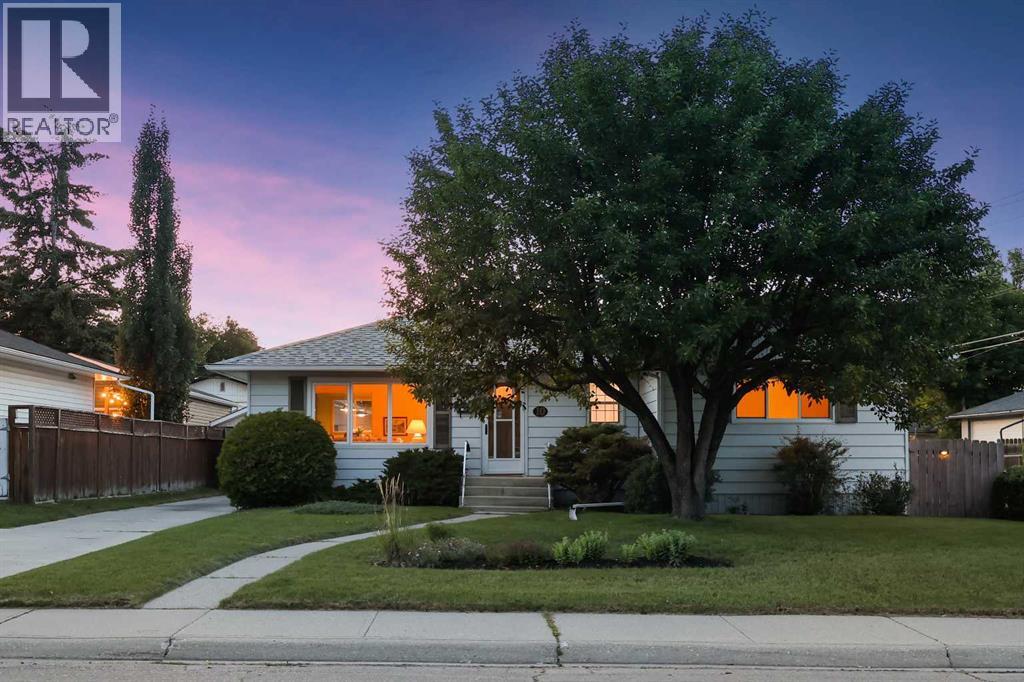 Single Family House Bungalow for Sale in  Glamorgan Drive SW Glamorgan Calgary 