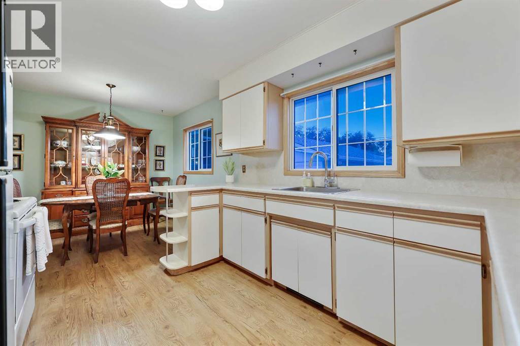Single Family House Bungalow for Sale in  Glamorgan Drive SW Glamorgan Calgary 