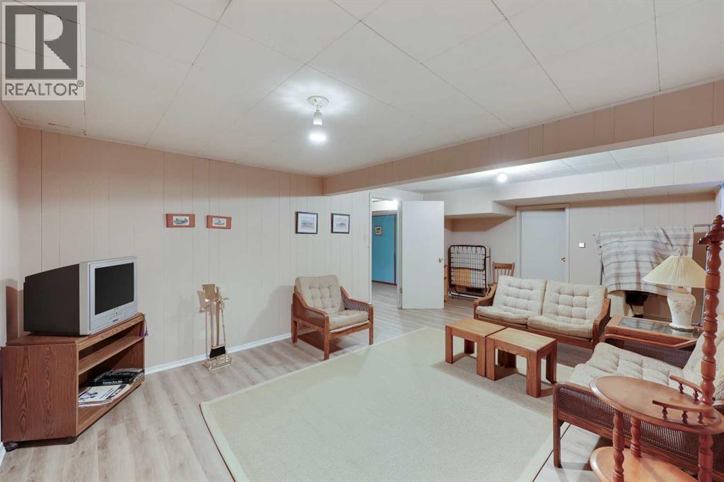 Single Family House Bungalow for Sale in  Glamorgan Drive SW Glamorgan Calgary 