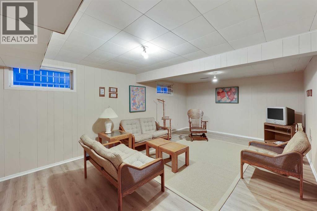 Single Family House Bungalow for Sale in  Glamorgan Drive SW Glamorgan Calgary 